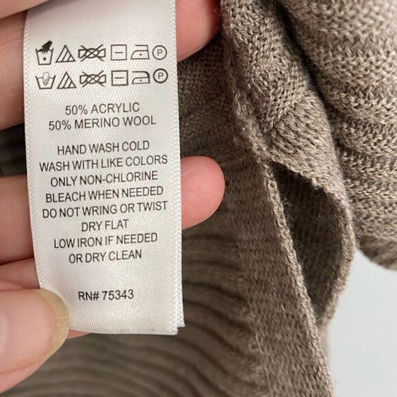 Tahari Sweater 50% Merino Wool 50% Acrylic Women Size S - Picture 3 of 5